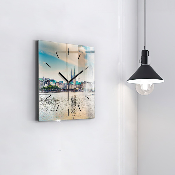 Štvorcové hodiny Binnenalster v Hamburgu