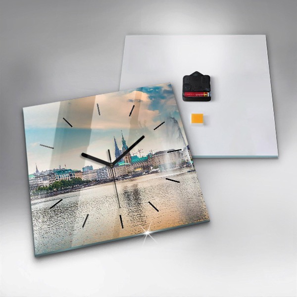 Štvorcové hodiny Binnenalster v Hamburgu