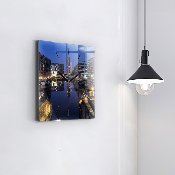 Štvorcové hodiny Mesto v noci osvetlené