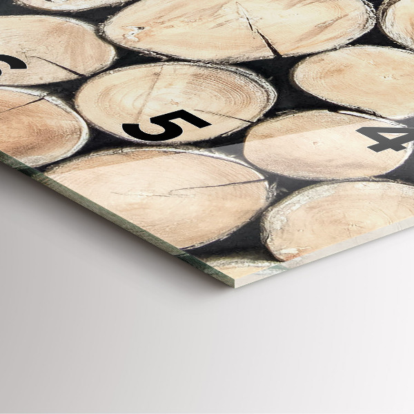 Štvorcové hodiny Odrežte pne stromov