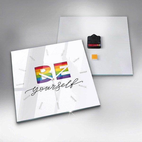 Štvorcové hodiny Nápis Buď sám sebou