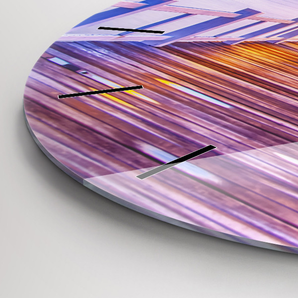 Okrúhle hodiny Most v prístave večer