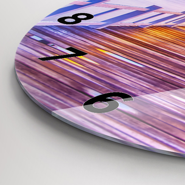 Okrúhle hodiny Most v prístave večer