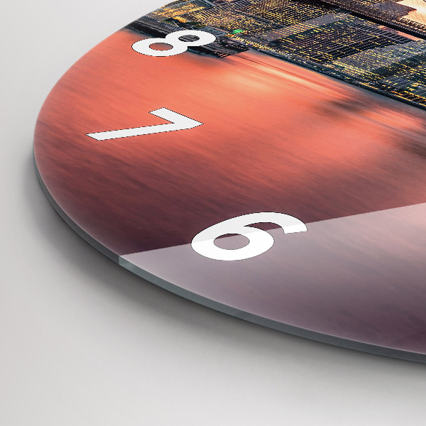 Okrúhle hodiny East River v New Yorku