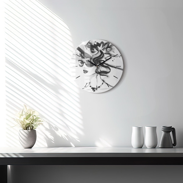 Okrúhle hodiny Módna žena