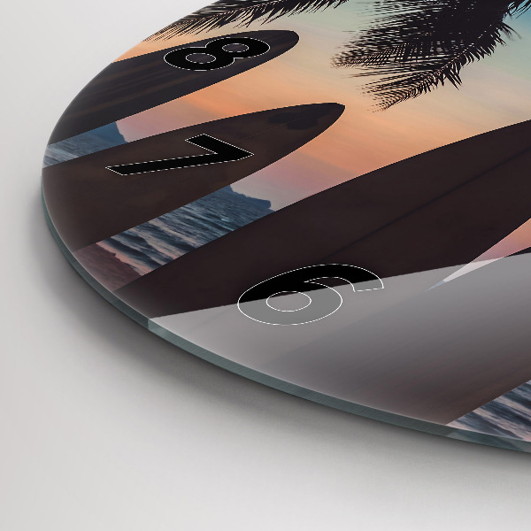 Okrúhle hodiny Surfovanie na pláži