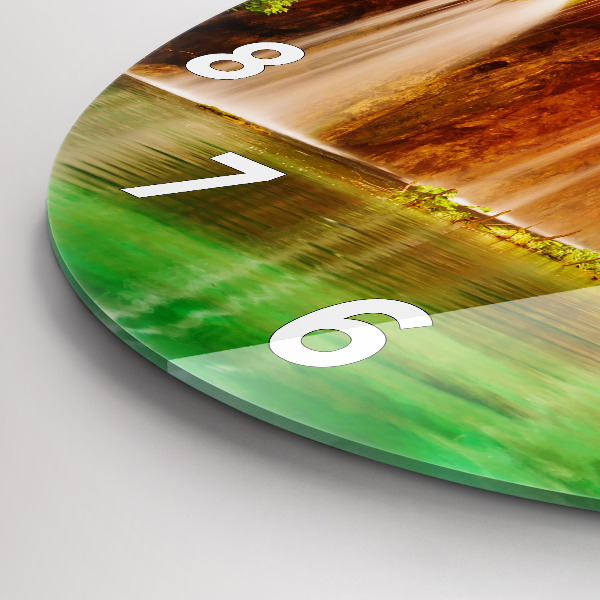 Okrúhle hodiny Pohľad na vodopád