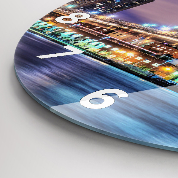 Okrúhle hodiny Brooklynský most a East River