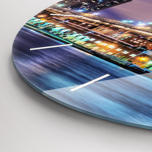 Okrúhle hodiny Brooklynský most a East River