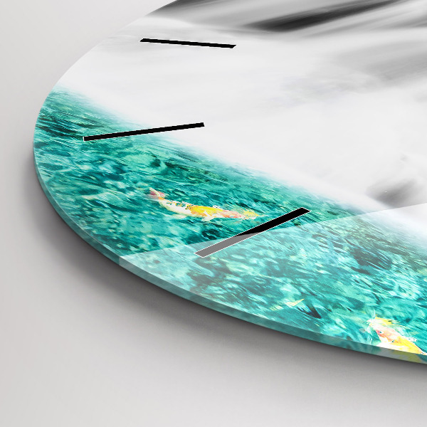 Okrúhle hodiny Vodopád v Thajsku