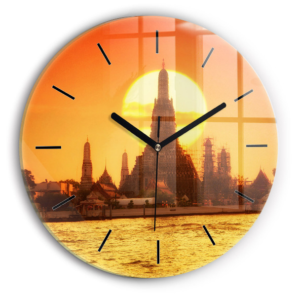 Okrúhle hodiny Wat arun Bangkok Thajsko