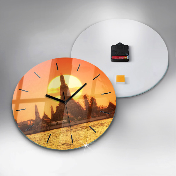 Okrúhle hodiny Wat arun Bangkok Thajsko