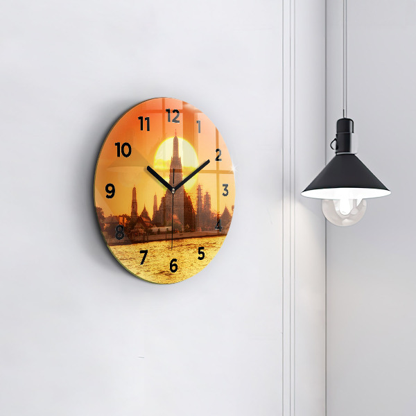 Okrúhle hodiny Wat arun Bangkok Thajsko