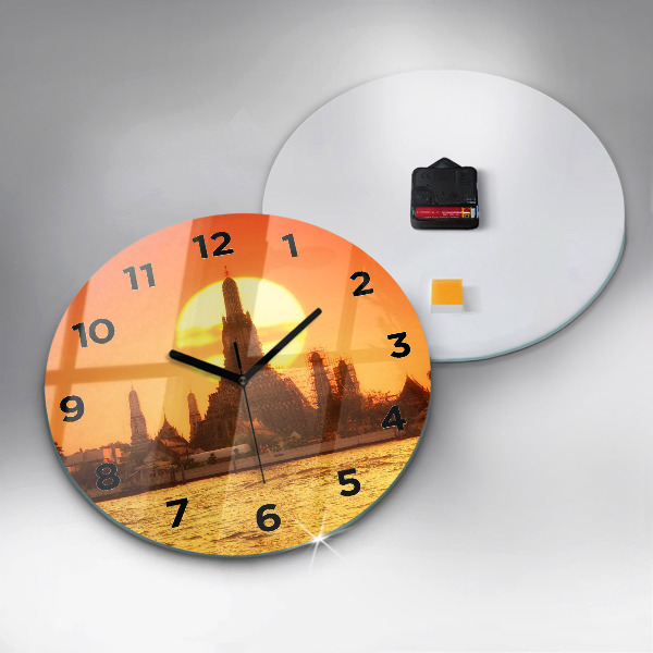 Okrúhle hodiny Wat arun Bangkok Thajsko