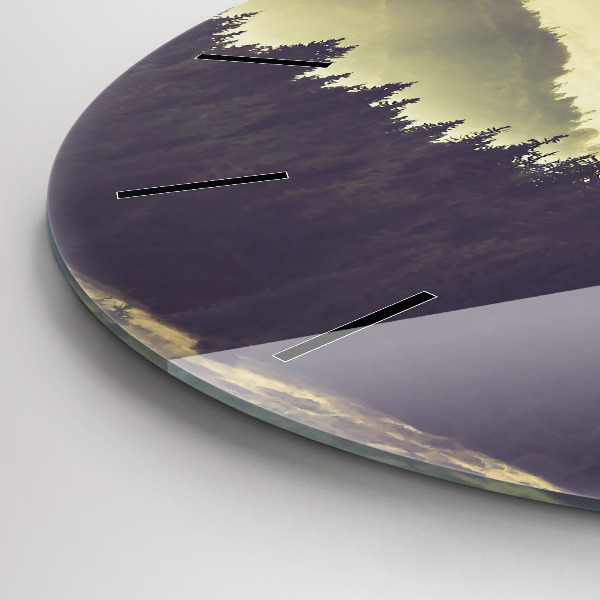 Okrúhle hodiny Hmlisté horské svahy