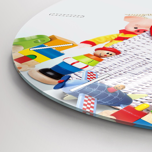 Okrúhle hodiny Prútený košík s hračkami