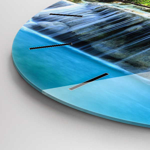 Okrúhle hodiny Vodopád v lese