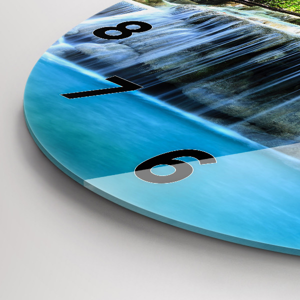 Okrúhle hodiny Vodopád v lese