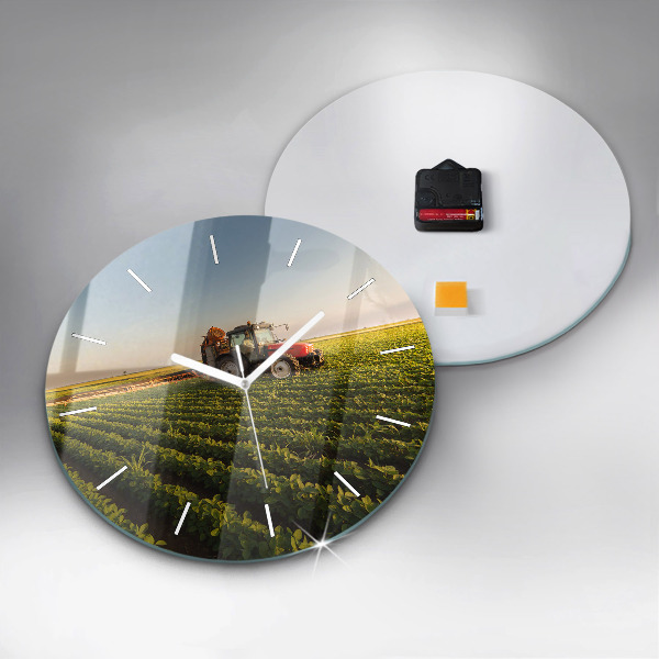 Okrúhle hodiny Traktor v poľnohospodárskej oblasti