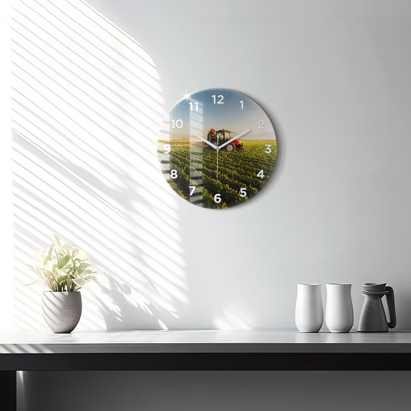 Okrúhle hodiny Traktor v poľnohospodárskej oblasti