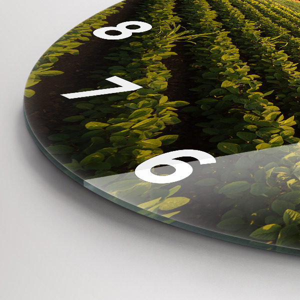 Okrúhle hodiny Traktor v poľnohospodárskej oblasti