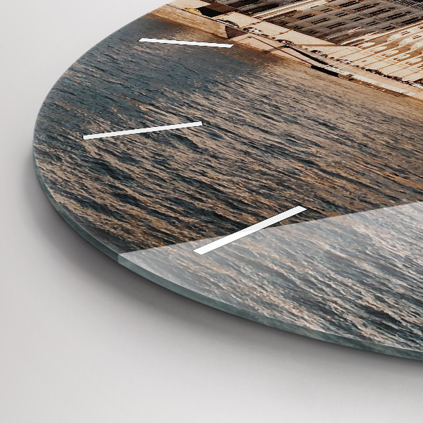 Okrúhle hodiny Parlament v Budapešti