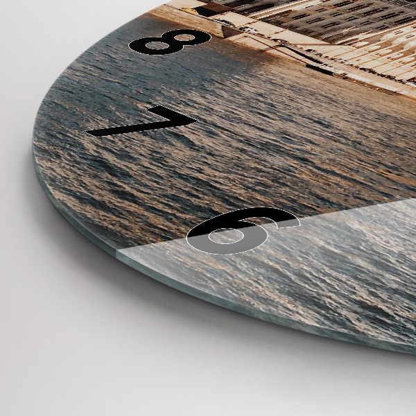 Okrúhle hodiny Parlament v Budapešti