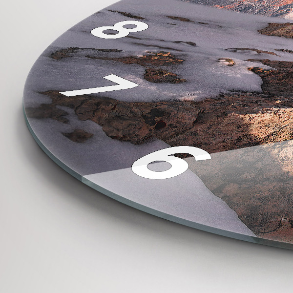 Okrúhle hodiny Hora pokrytá snehom