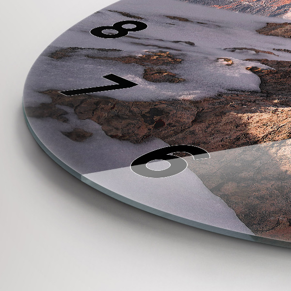 Okrúhle hodiny Hora pokrytá snehom