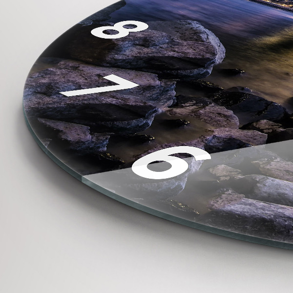 Okrúhle hodiny Skalnaté pobrežie pod mostom