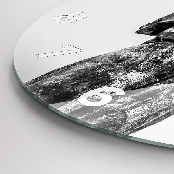 Okrúhle hodiny Socha slobody v Budapešti