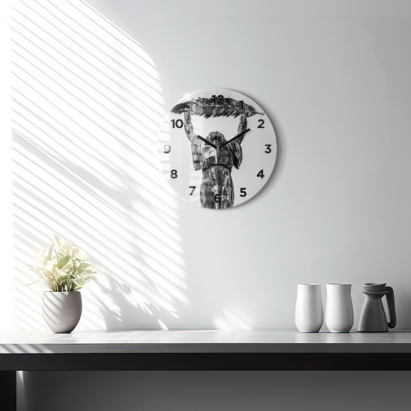 Okrúhle hodiny Socha slobody v Budapešti