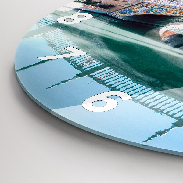 Okrúhle hodiny Plaza de España v Seville