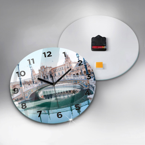 Okrúhle hodiny Plaza de España v Seville