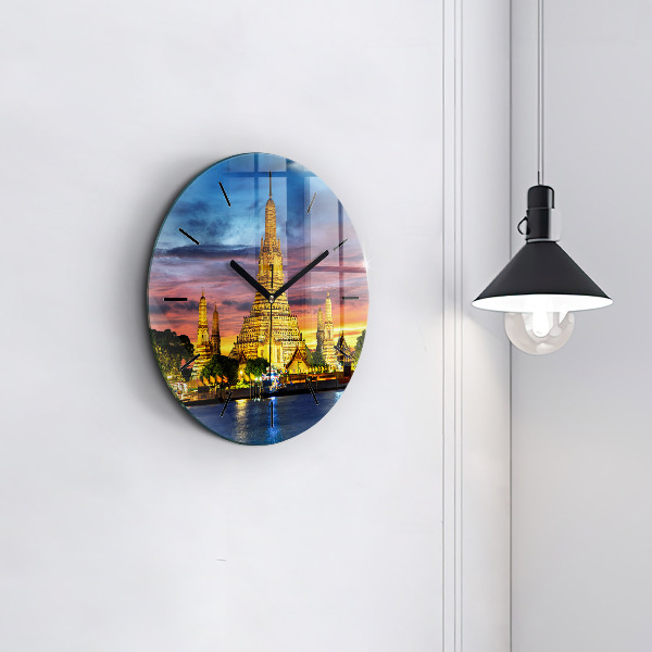 Okrúhle hodiny Chrám v Bangkoku