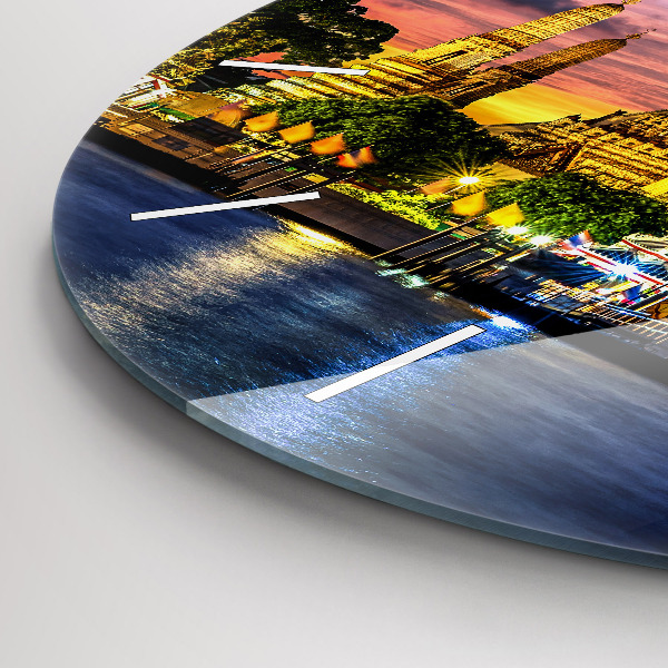 Okrúhle hodiny Chrám v Bangkoku