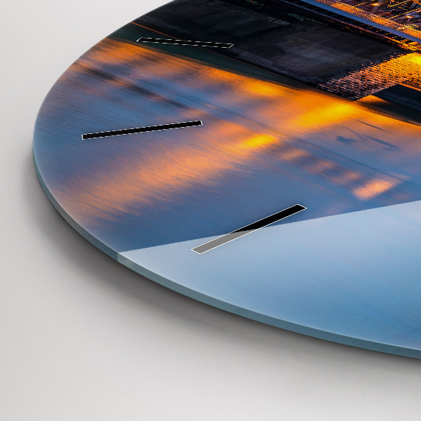 Okrúhle hodiny Pohľad na radnicu