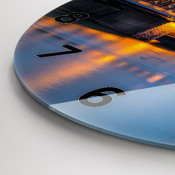 Okrúhle hodiny Pohľad na radnicu