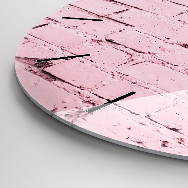 Okrúhle hodiny Tehlová stena