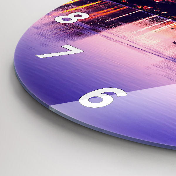 Okrúhle hodiny Večerná panoráma mesta